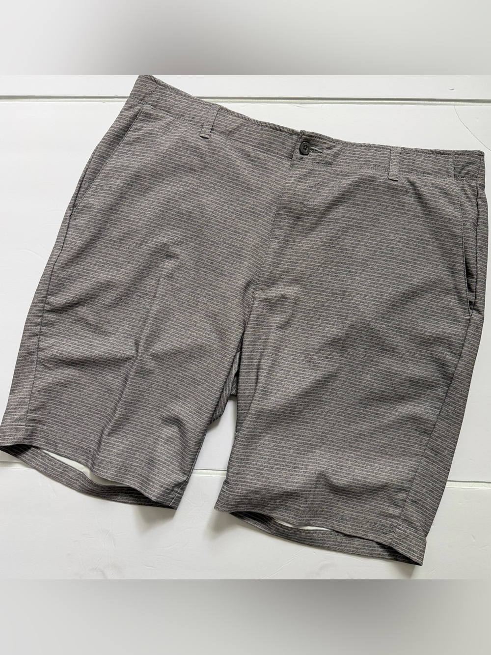 Pebble Beach Performance Golf Striped Gray Shorts 40
